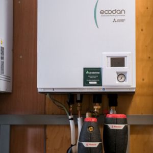 Installatie warmtepomp van Mitsubishi Electric door JD Heating, foto door theboldstudio.eu